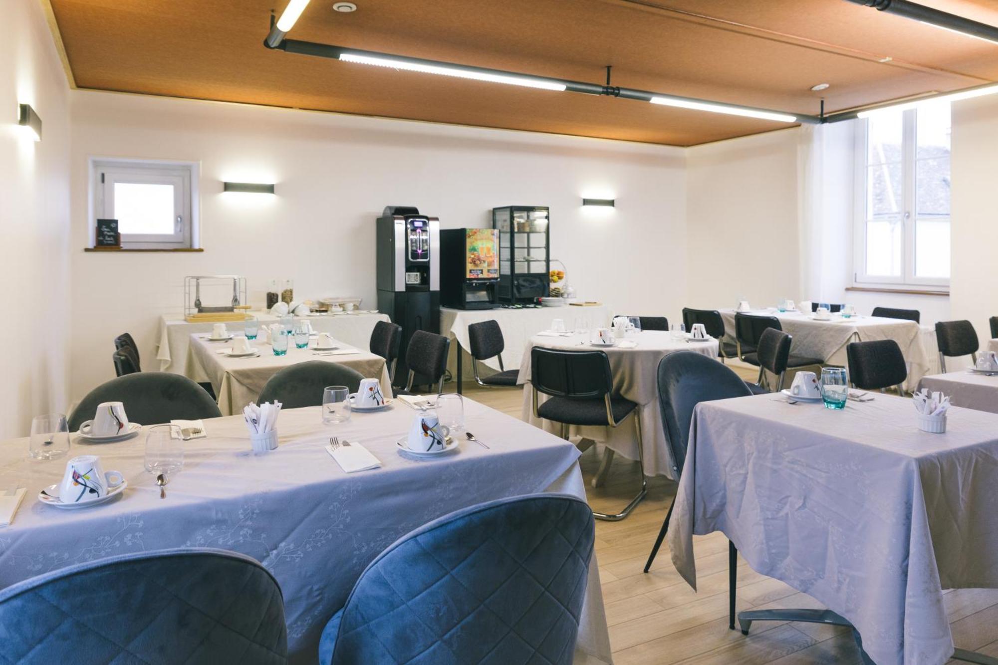 Logis Hotel & Restaurant Le Soleil D'Or Montigny-la-Resle Εξωτερικό φωτογραφία