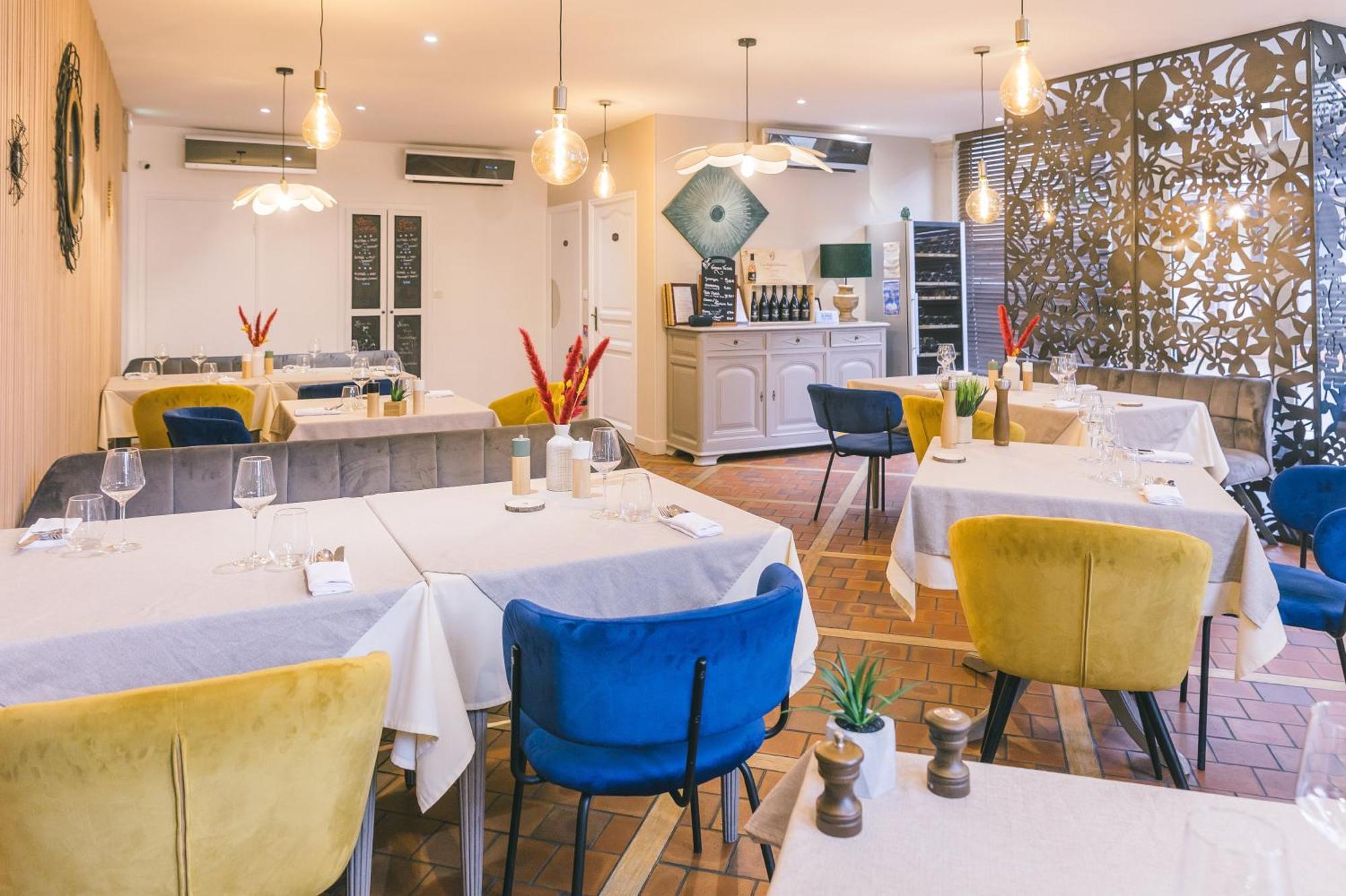 Logis Hotel & Restaurant Le Soleil D'Or Montigny-la-Resle Εξωτερικό φωτογραφία