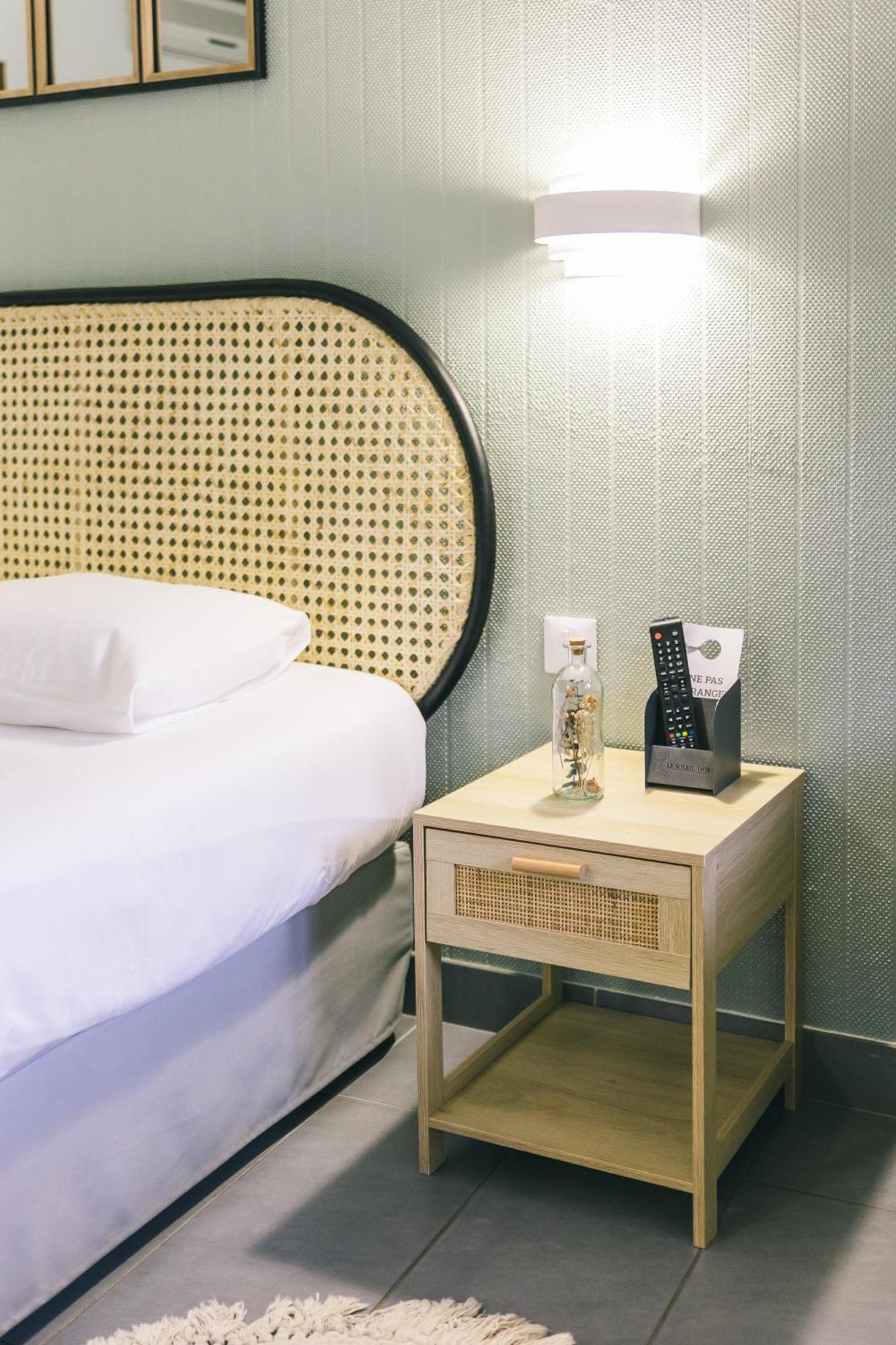 Logis Hotel & Restaurant Le Soleil D'Or Montigny-la-Resle Εξωτερικό φωτογραφία